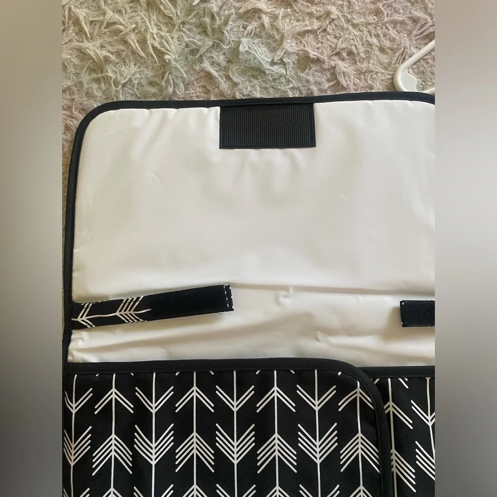 Portable changing pad